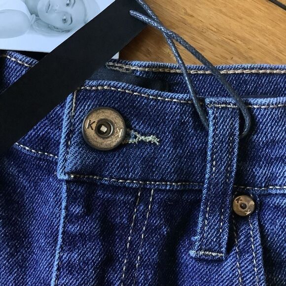 Kendall & Kylie Distressed "The Drifter" high waisted Jean Shorts - Picture 2 of 3